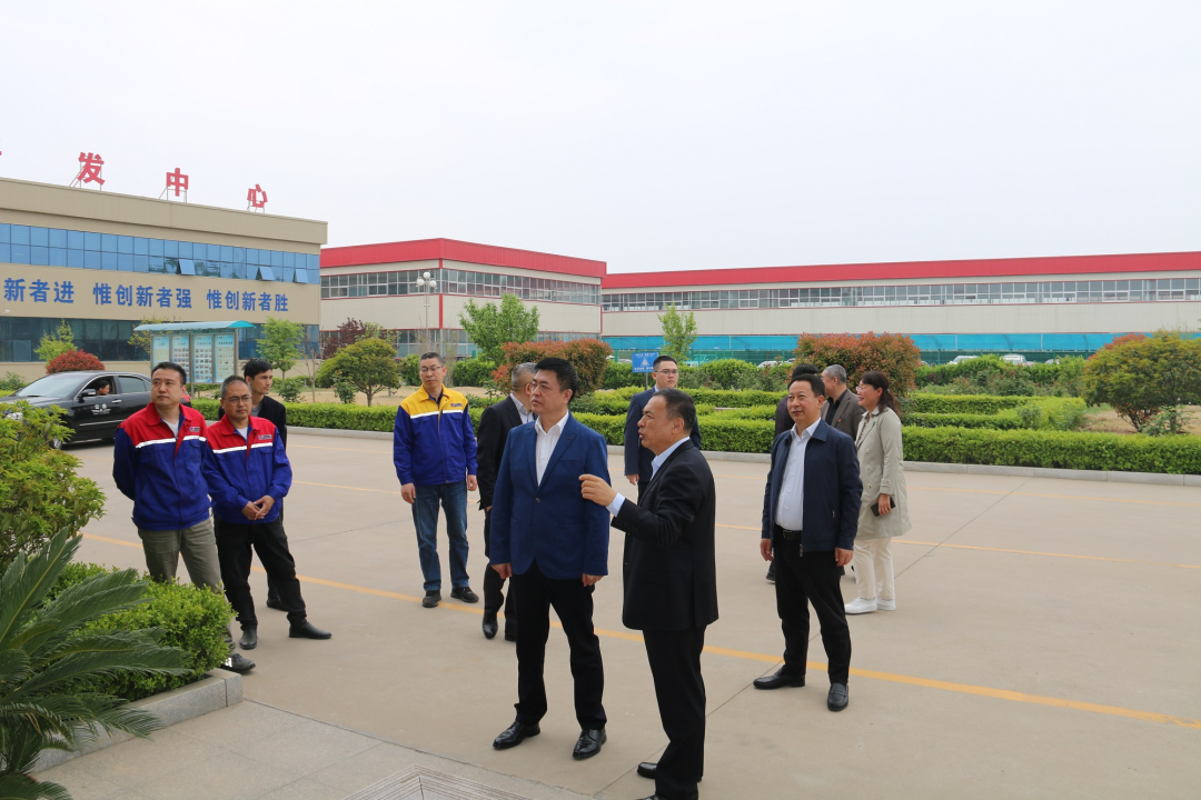 青島市政協副主席、市工商聯主席崔作一行蒞臨銳智股份調研考察